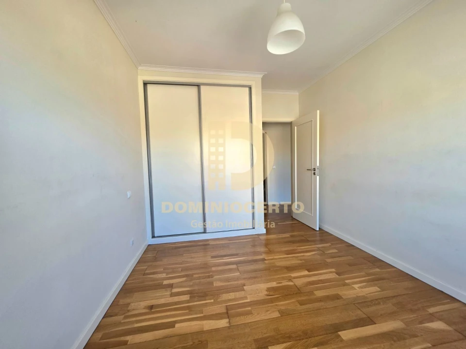 Apartamento T3 para Venda em Arcozelo Foto 14