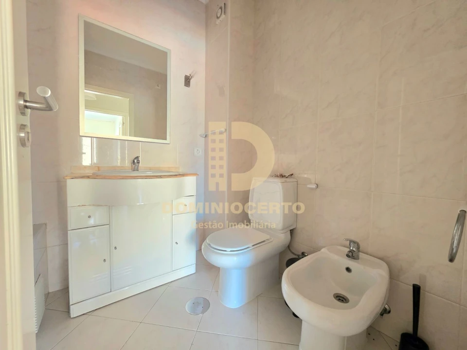 Apartamento T3 para Venda em Arcozelo Foto 12