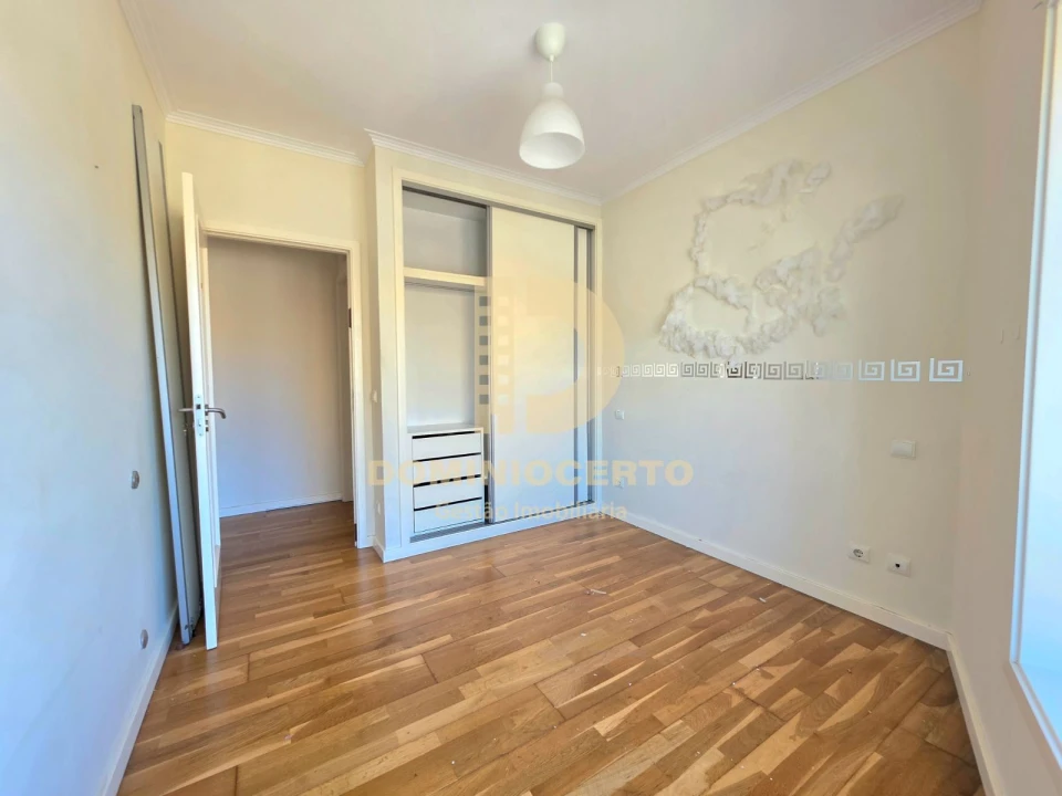 Apartamento T3 para Venda em Arcozelo Foto 15