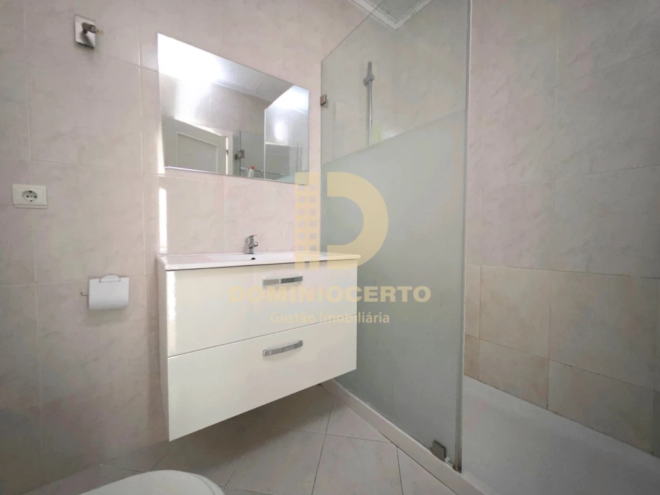 Apartamento T3 para Venda em Arcozelo Foto 22