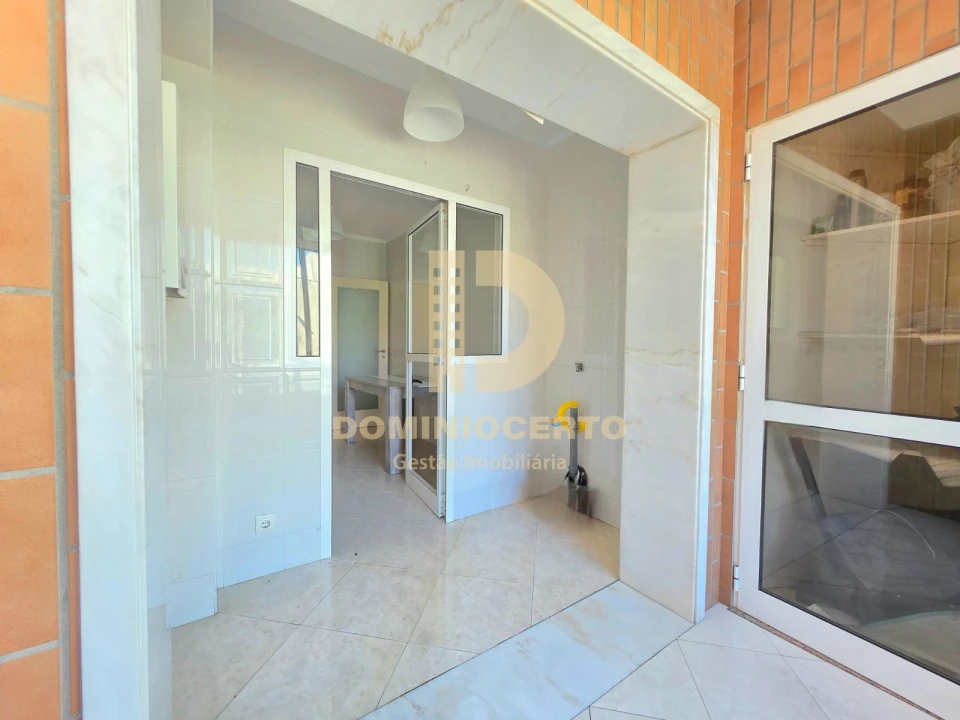 Apartamento T3 para Venda em Arcozelo Foto 8