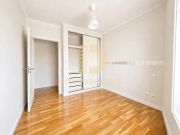 Apartamento T3 para Venda em Arcozelo