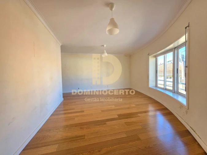 Apartamento T3 para Venda em Arcozelo Foto 3