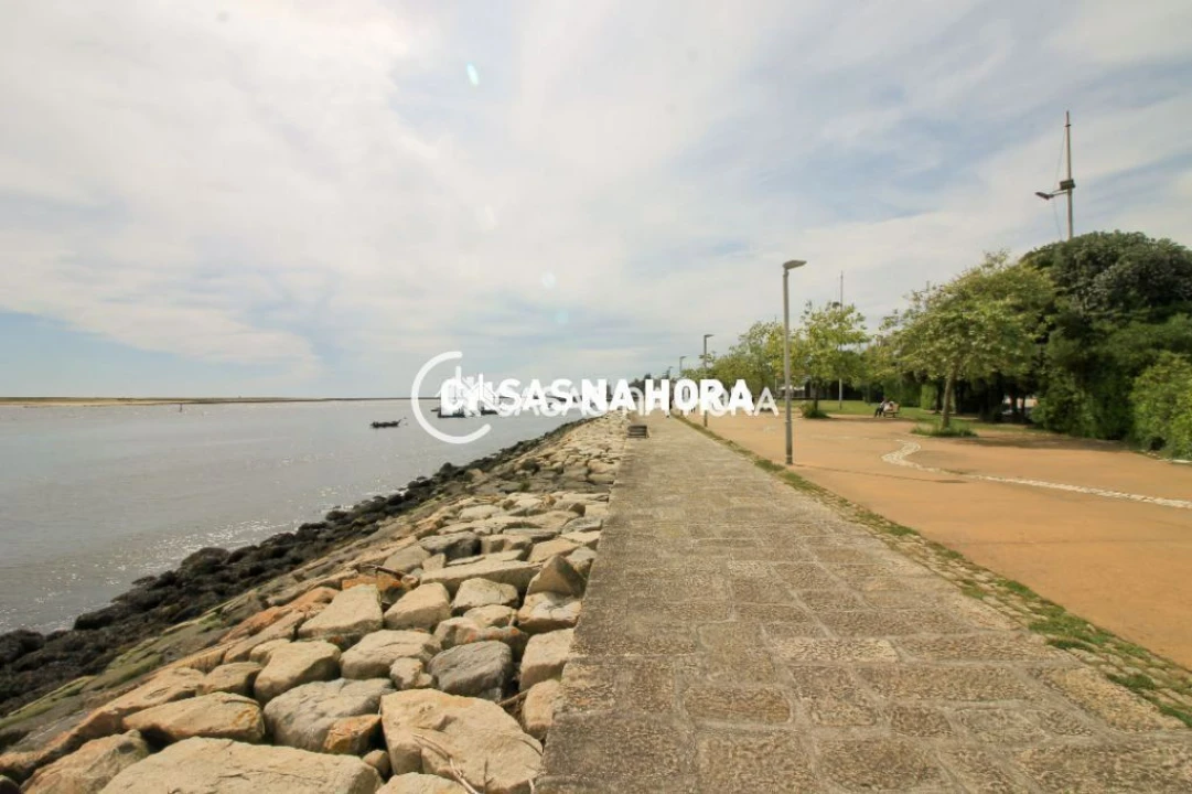 Apartamento T2 para Arrendamento em Aldoar, Foz do Douro e Nevogilde Foto 11