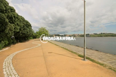 Apartamento T2 para Arrendamento em Aldoar, Foz do Douro e Nevogilde