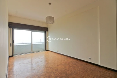 Apartamento T2 para Arrendamento em Aldoar, Foz do Douro e Nevogilde