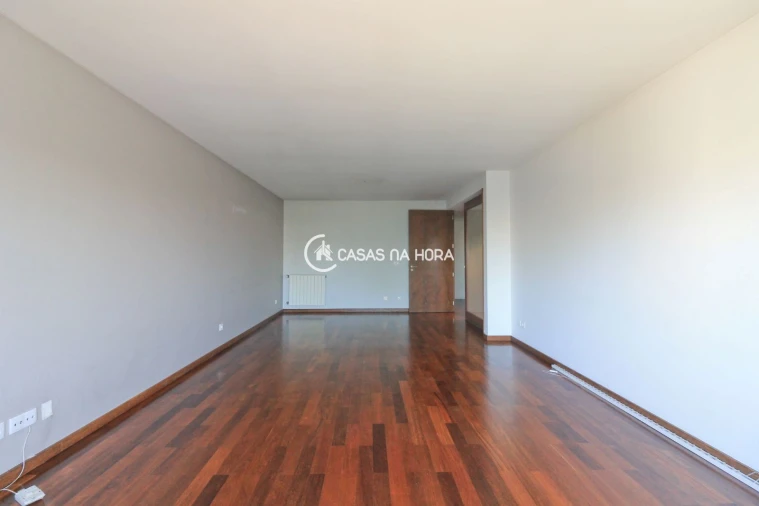 Apartamento T3 para Arrendamento em Paranhos Foto 7