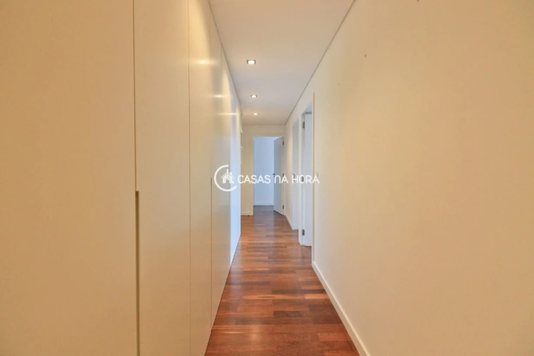 Apartamento T3 para Arrendamento em Paranhos Foto 12