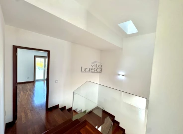 Moradia T4 para Venda em Perafita, Lavra e Santa Cruz do Bispo