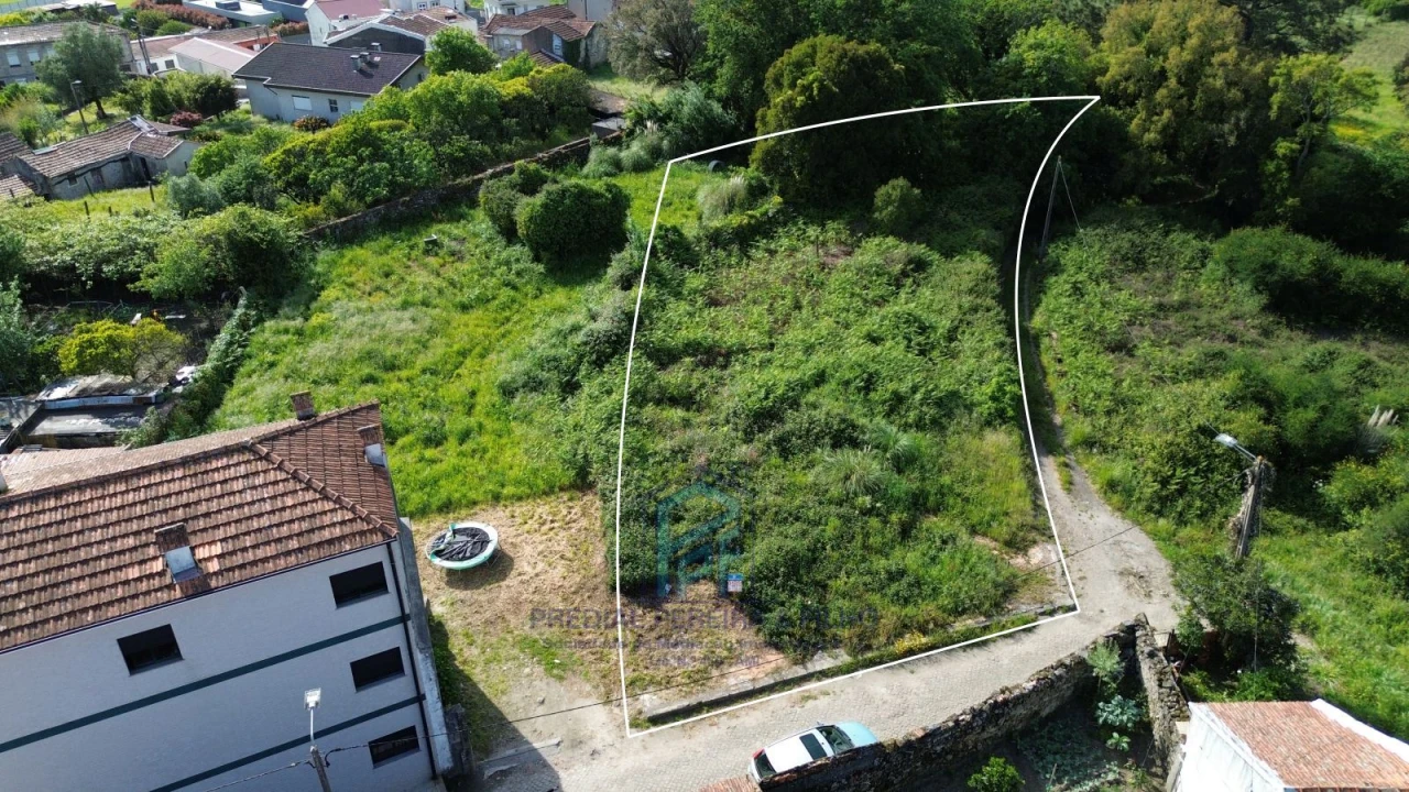Terreno para Venda em Fânzeres e São Pedro da Cova Foto 1