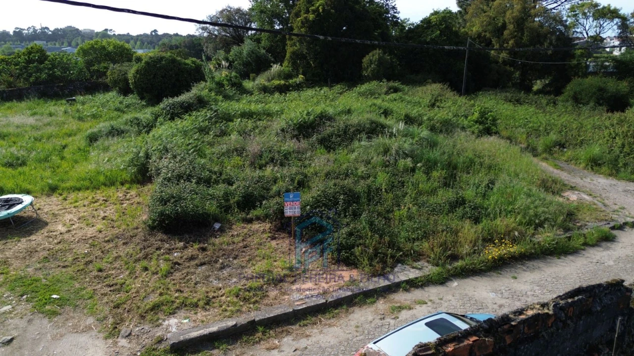 Terreno para Venda em Fânzeres e São Pedro da Cova Foto 5