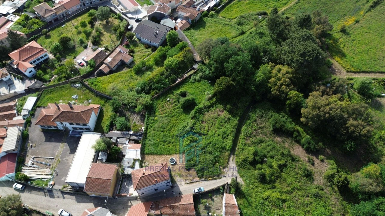 Terreno para Venda em Fânzeres e São Pedro da Cova Foto 6