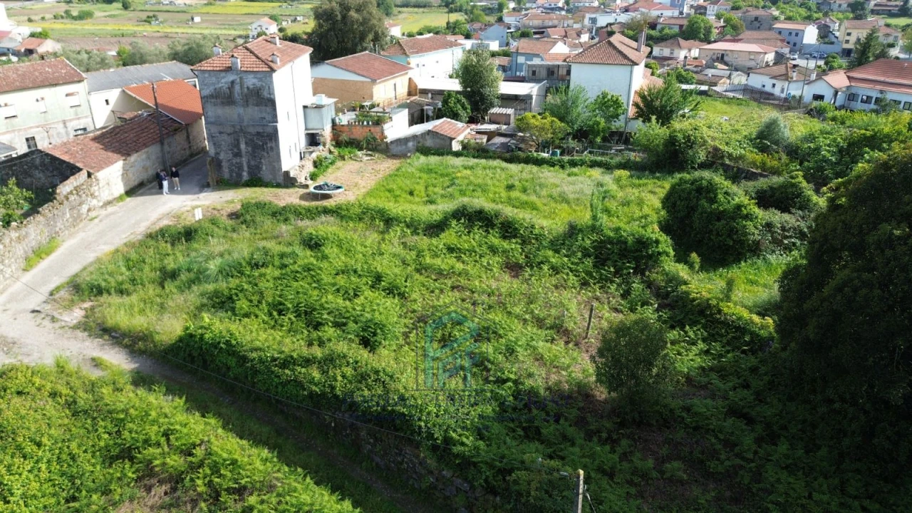 Terreno para Venda em Fânzeres e São Pedro da Cova Foto 9