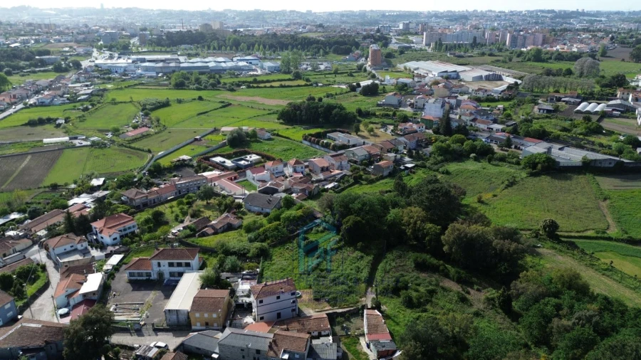 Terreno para Venda em Fânzeres e São Pedro da Cova Foto 7