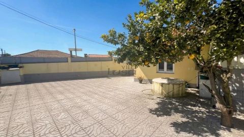 Moradia T3 para Venda em Paramos