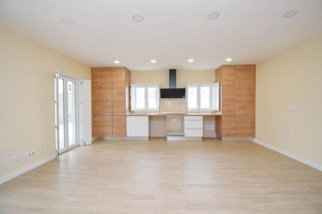 Moradia T3 para Venda em Santa Maria e São Miguel, São Martinho, São Pedro Penaferrim Foto 4