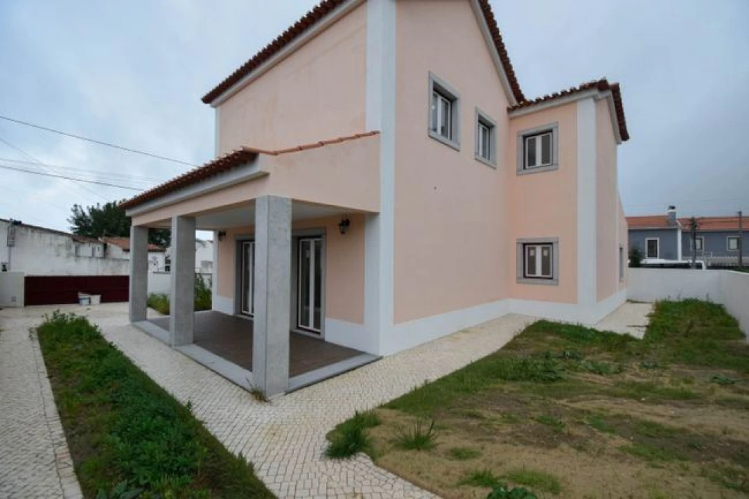 Moradia T3 para Venda em Santa Maria e São Miguel, São Martinho, São Pedro Penaferrim Foto 1