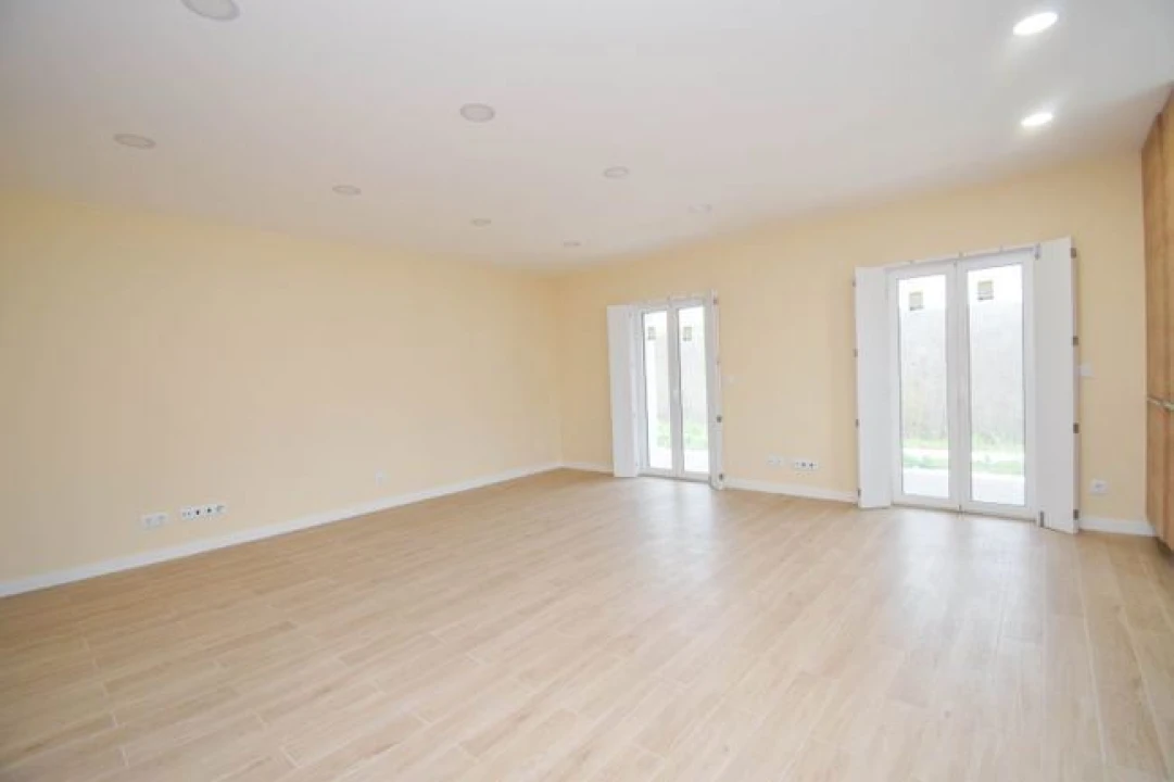 Moradia T3 para Venda em Santa Maria e São Miguel, São Martinho, São Pedro Penaferrim Foto 24