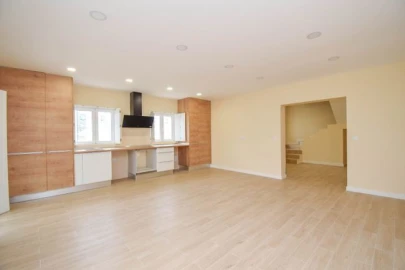 Moradia T3 para Venda em Santa Maria e São Miguel, São Martinho, São Pedro Penaferrim