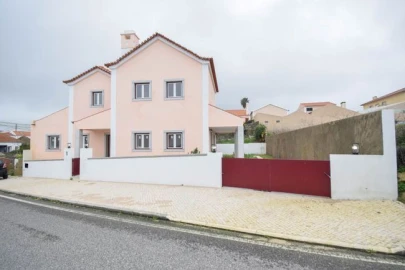 Moradia T3 para Venda em Santa Maria e São Miguel, São Martinho, São Pedro Penaferrim