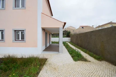 Moradia T3 para Venda em Santa Maria e São Miguel, São Martinho, São Pedro Penaferrim