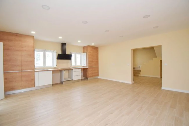 Moradia T3 para Venda em Santa Maria e São Miguel, São Martinho, São Pedro Penaferrim Foto 2