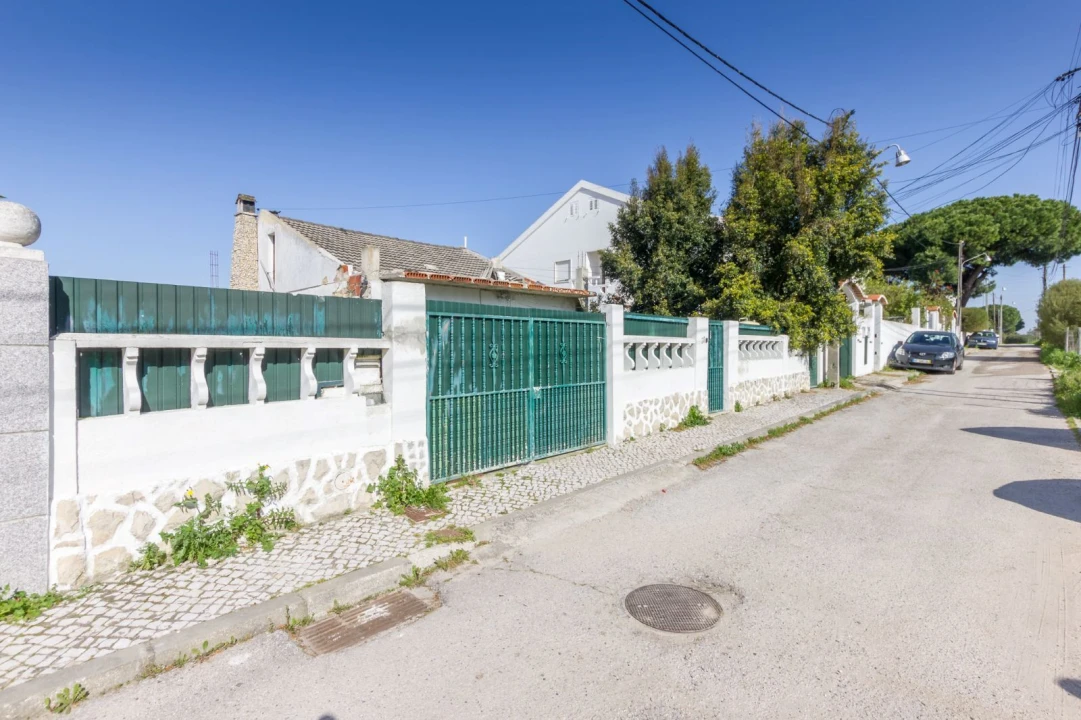 Moradia T2 para Venda em Charneca de Caparica e Sobreda Foto 1