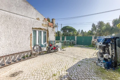 Moradia T2 para Venda em Charneca de Caparica e Sobreda