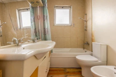 Moradia T2 para Venda em Charneca de Caparica e Sobreda