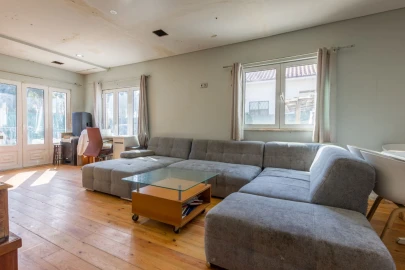 Moradia T2 para Venda em Charneca de Caparica e Sobreda