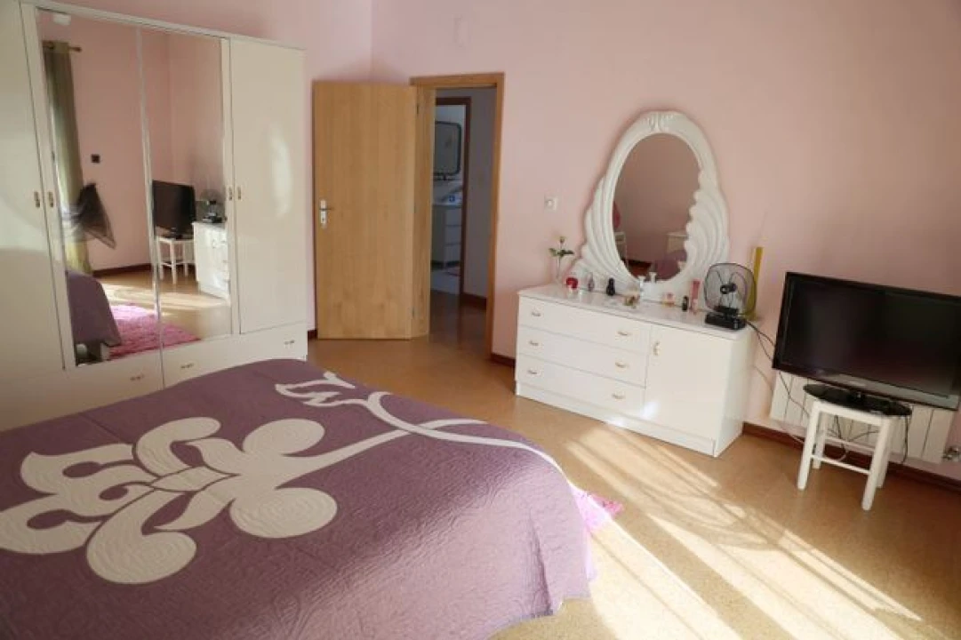 Moradia T5 para Venda em Arcozelos Foto 25