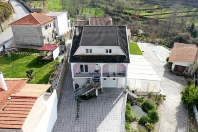 Moradia T5 para Venda em Arcozelos