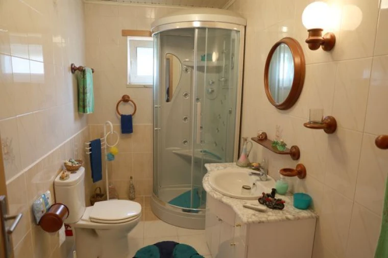 Moradia T5 para Venda em Arcozelos Foto 5