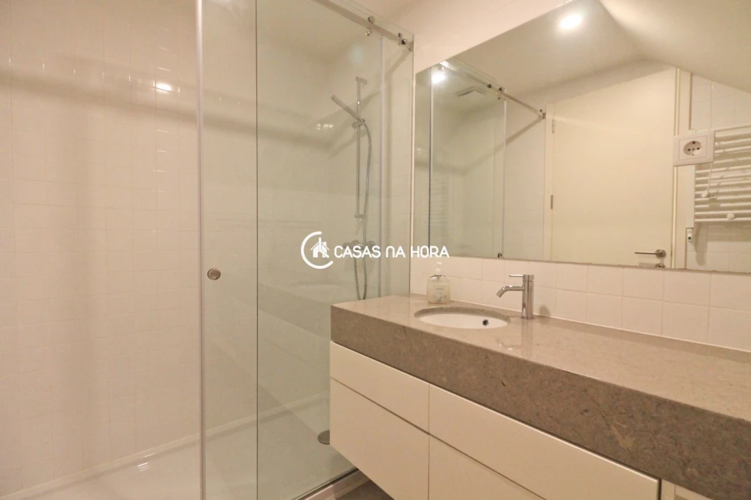 Apartamento T2 para Arrendamento em Paranhos Foto 17