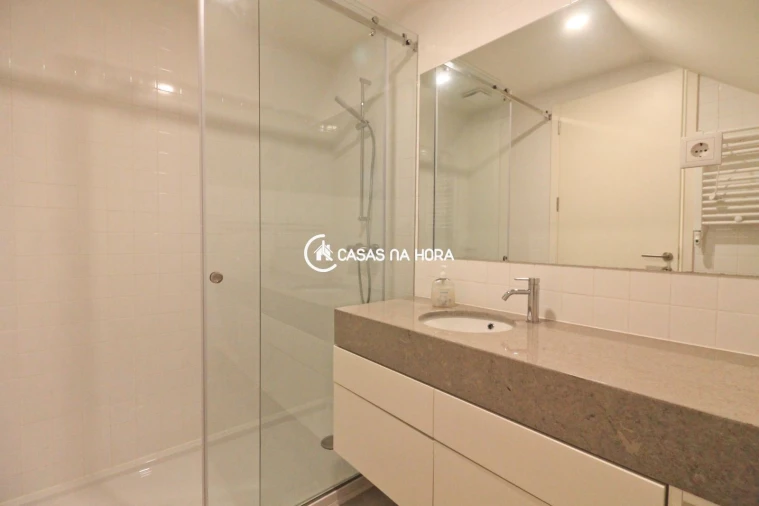 Apartamento T2 para Arrendamento em Paranhos Foto 17