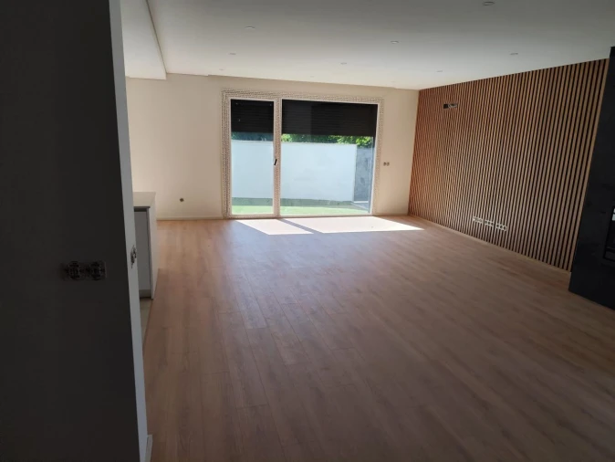 Moradia T4 para Venda em Palmeira Foto 9