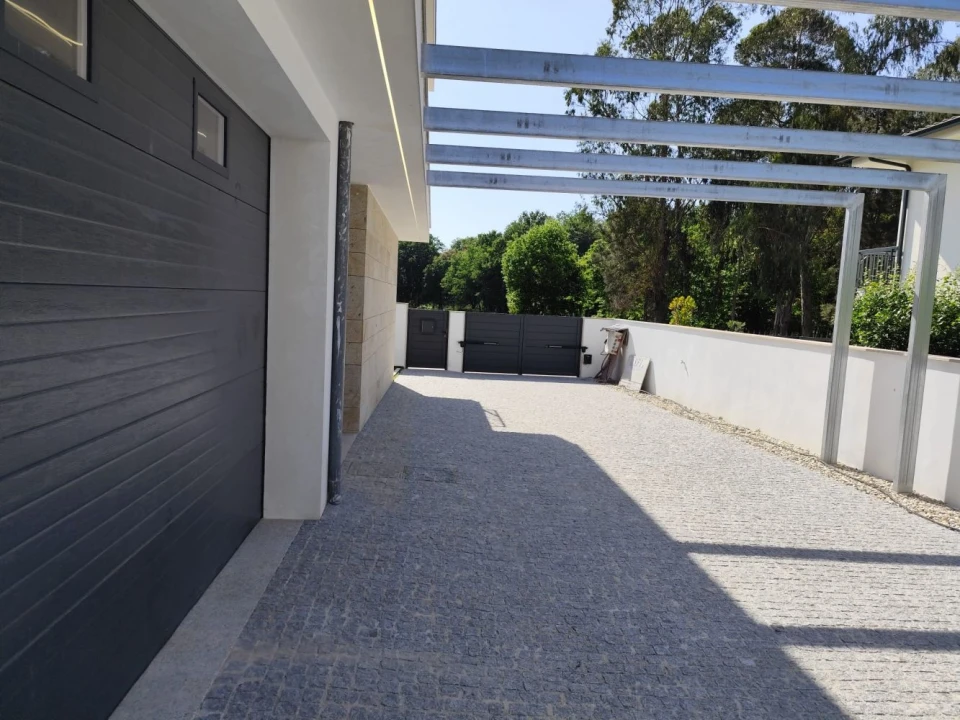 Moradia T4 para Venda em Palmeira Foto 38