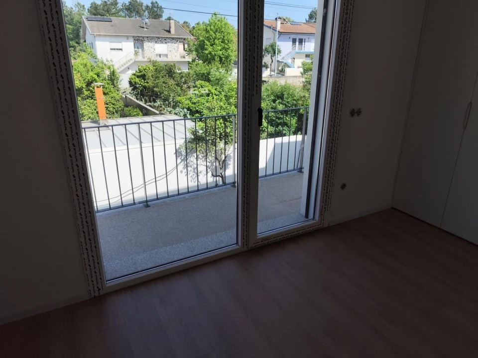 Moradia T4 para Venda em Palmeira Foto 26