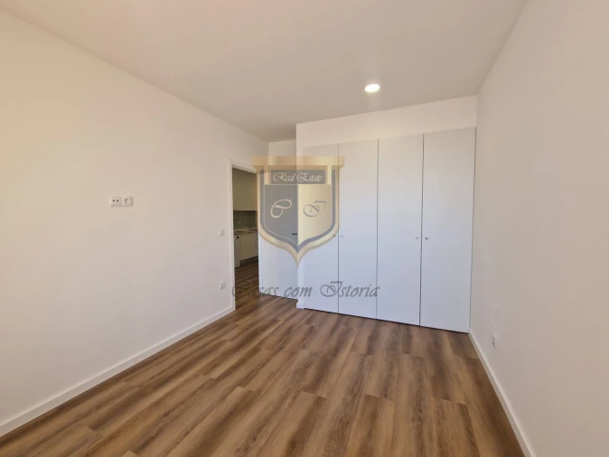 Apartamento T2 para Venda em Santa Maria, São Pedro e Matacães Foto 4