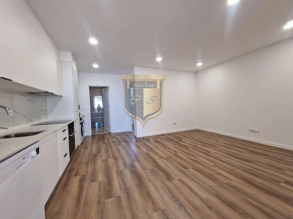 Apartamento T2 para Venda em Santa Maria, São Pedro e Matacães Foto 5