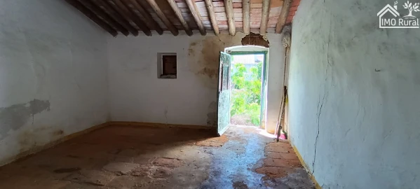 Moradia T1 para Venda em Barbacena e Vila Fernando