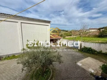 Moradia T3 para Venda em Nossa Senhora do Pópulo, Coto e São Gregório