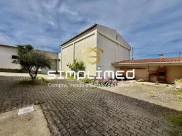 Moradia T3 para Venda em Nossa Senhora do Pópulo, Coto e São Gregório