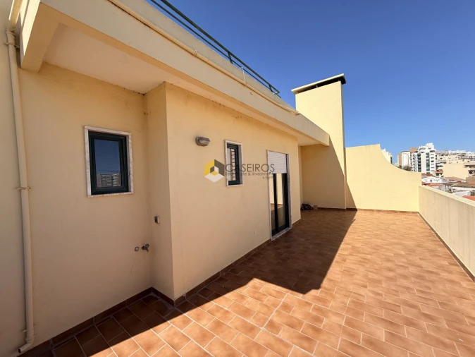 Apartamento T3 para Venda em Faro (Sé e São Pedro) Foto 27