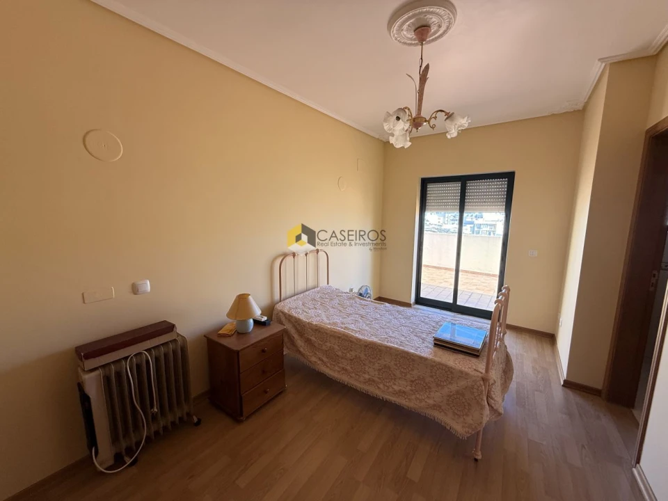Apartamento T3 para Venda em Faro (Sé e São Pedro) Foto 30
