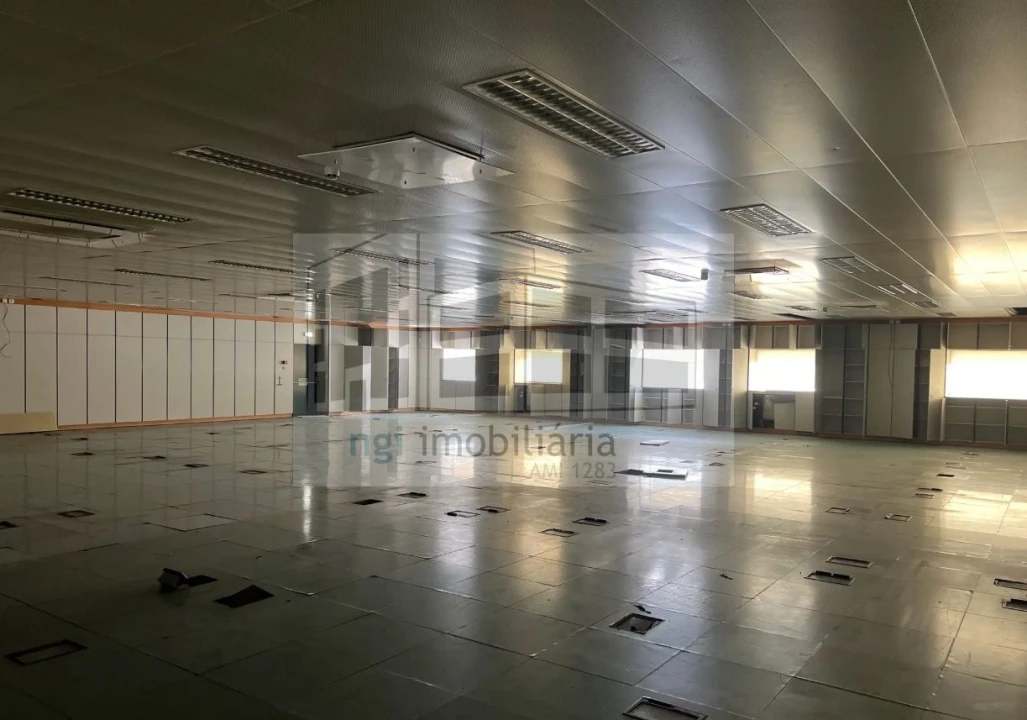 Loja para Venda em Carnaxide e Queijas Foto 1