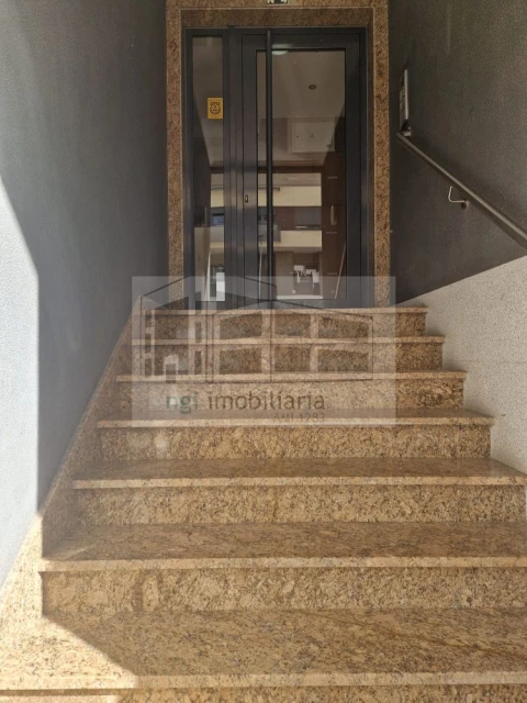 Apartamento T2 para Arrendamento em Santo António dos Cavaleiros e Frielas