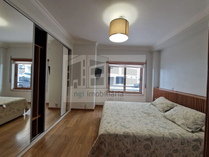 Apartamento T2 para Arrendamento em Santo António dos Cavaleiros e Frielas Foto 8