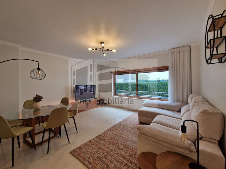 Apartamento T2 para Arrendamento em Santo António dos Cavaleiros e Frielas Foto 13