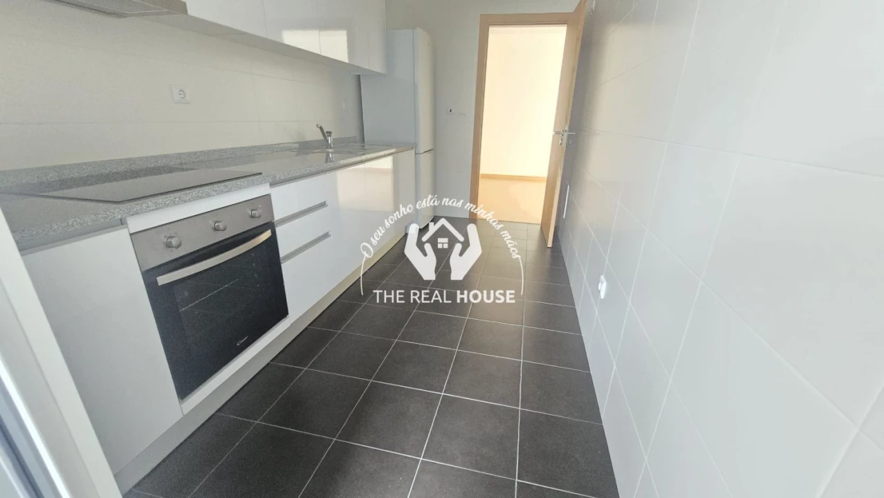 Apartamento T2 para Venda em Caniço Foto 10